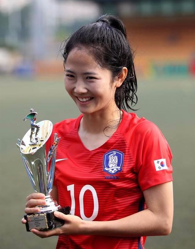 香烟与口红